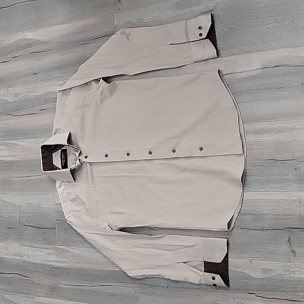 🟡260.  Men shirt color cream size 14 1/2